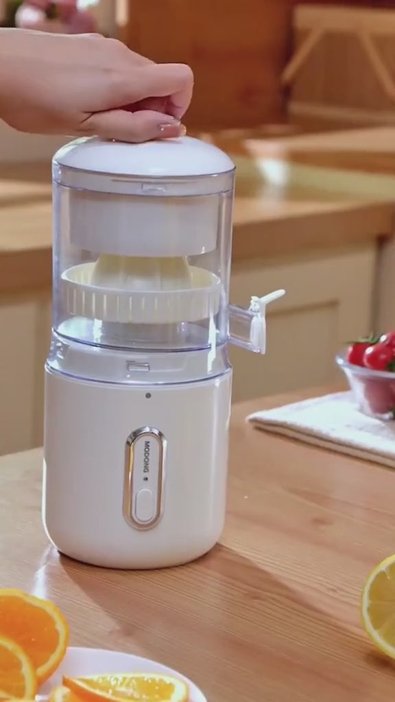 Portable Blender – USB Rechargeable Mini Smoothie Blender for Travel, Gym & Office